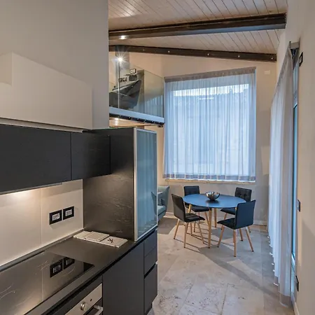 Anfihouse - Relais *