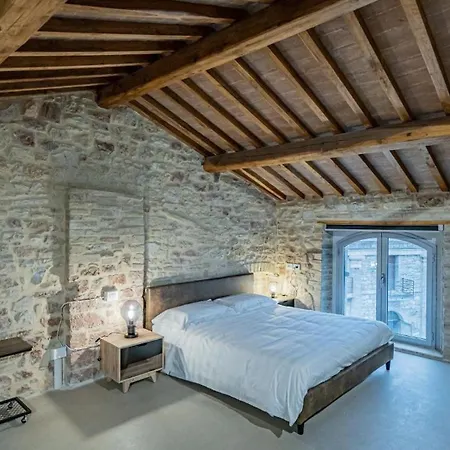 Anfihouse - Relais Apartment Assisi